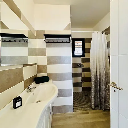 Pour 6pers, 10 Min Des Plages, Proche Aeroport Beziers Et Autoroutes Villa *